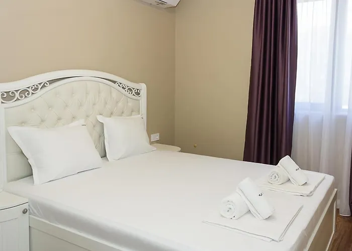 2Bd Home In The Heart Of Varna With Parking - Gold By Flat Mаnаger