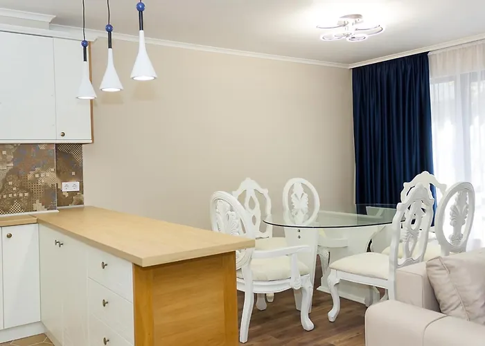 2Bd Home In The Heart Of Varna With Parking - Gold By Flat Mаnаger